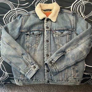 Levi’s Men Sherpa Denim Trucker Jacket